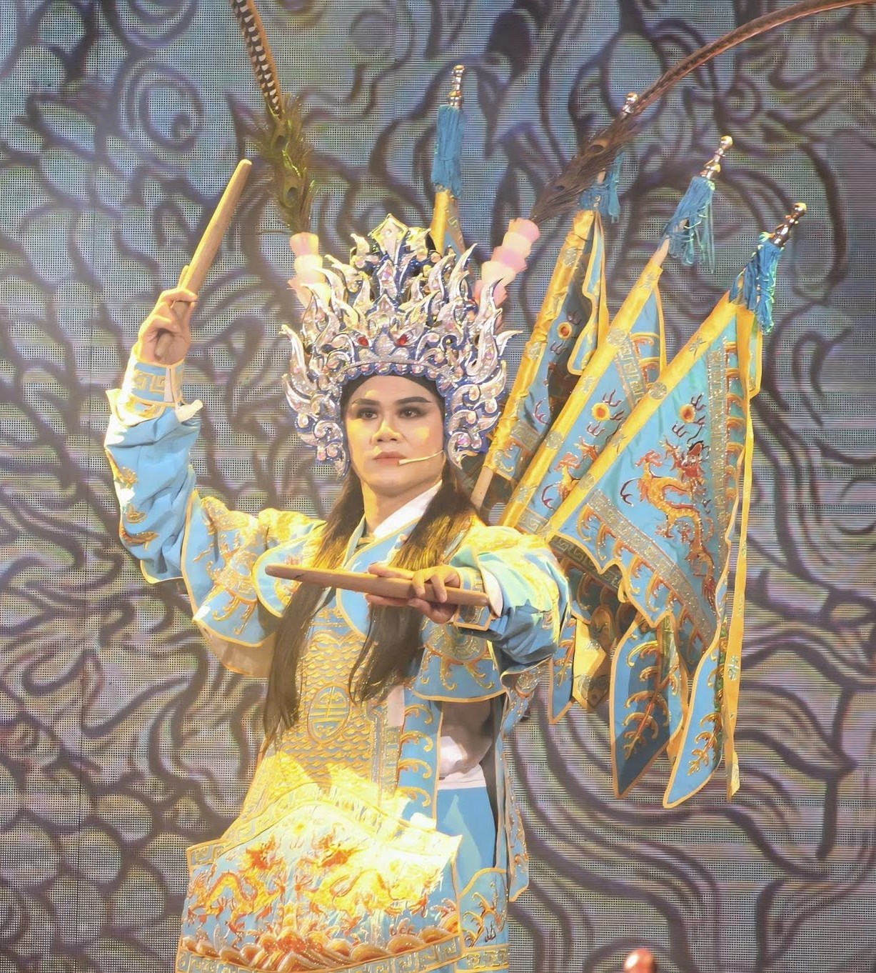 Nghệ Sĩ Trẻ Thanh Long: Bước Tiếp Để Giữ Hình Mình Giữa Thánh Đường - ảnh 3