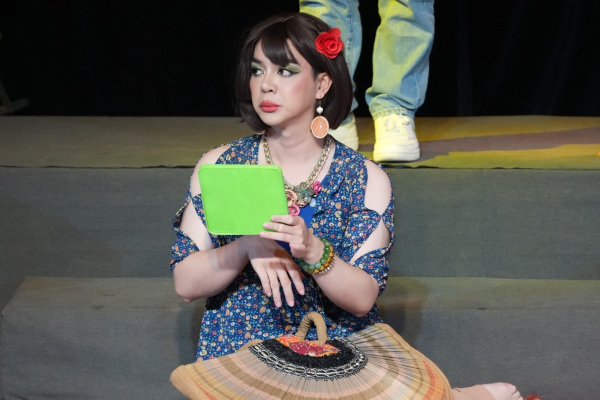 TÍA ƠI CON LẤY CHỒNG