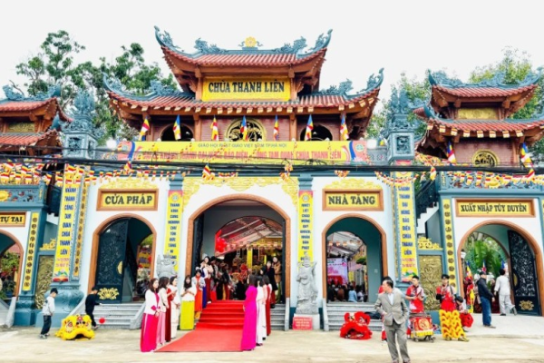 Đại lễ khánh thành Đại hùng bảo điện và Cổng Tam quan chùa Thanh Liên